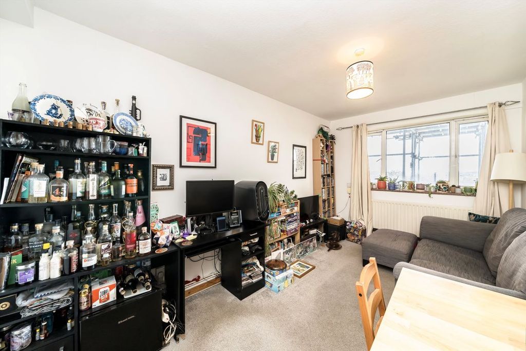 Property photo 2 of 4