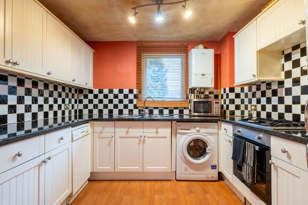 Property photo 3 of 14 4837525