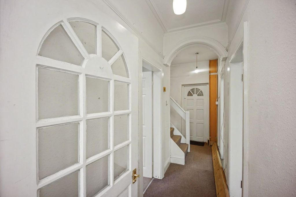Property photo 2 of 26