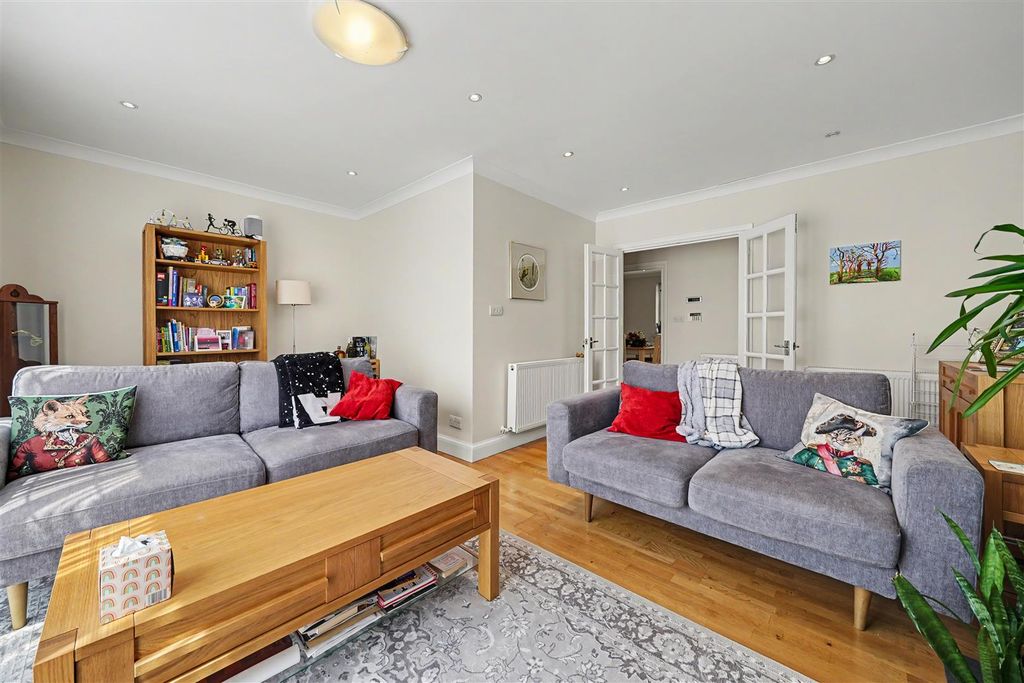 Property photo 3 of 12 3 Elizabeth Close W9 1Bn-No Watermark-11.Jpg