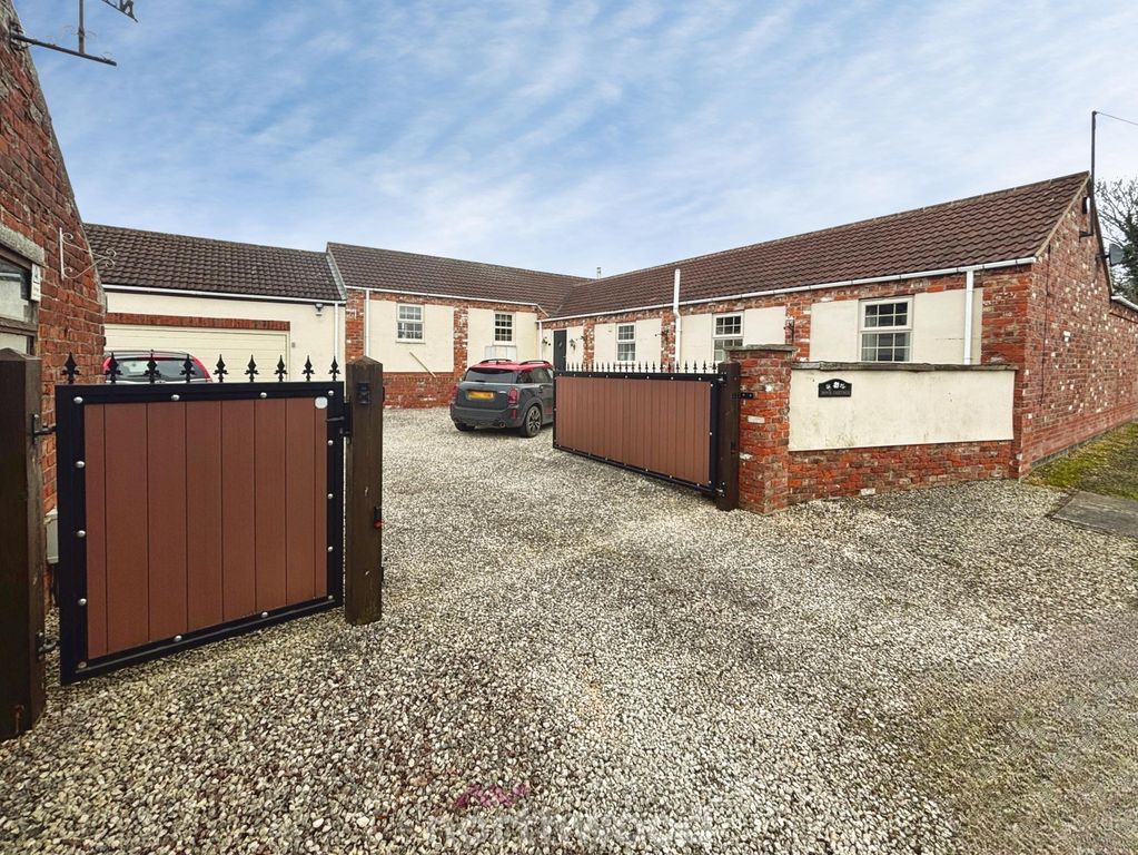 Property photo 2 of 42