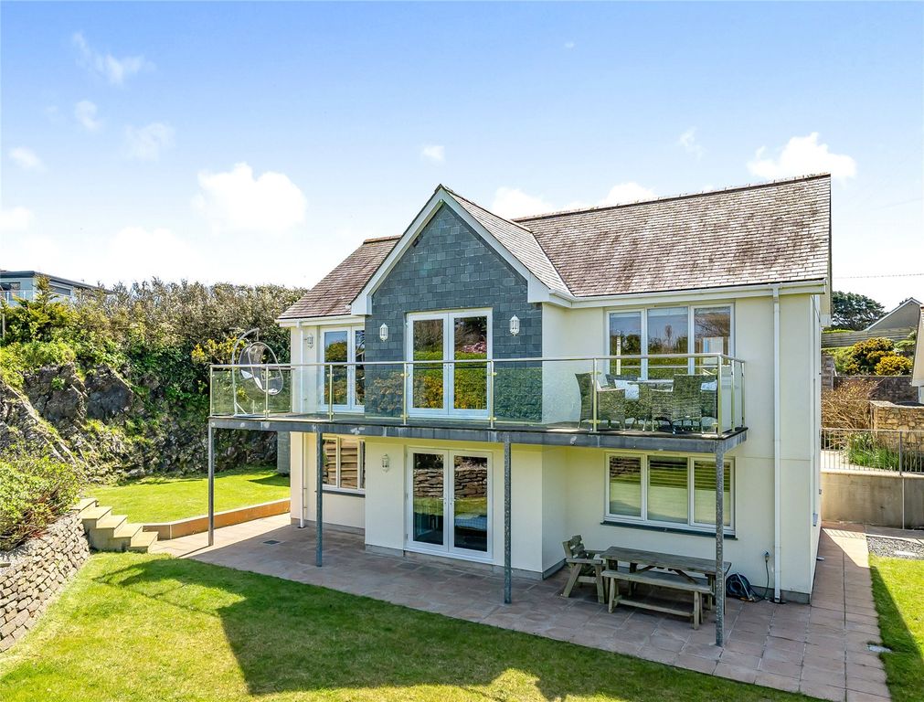 Property photo 1 of 18 House