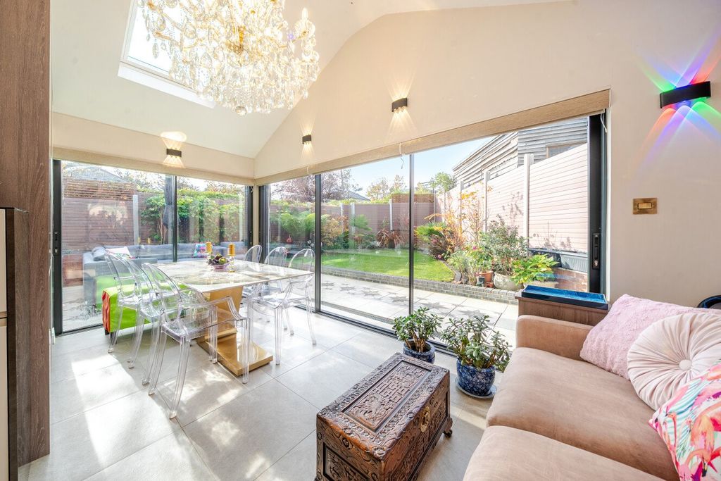 Property photo 3 of 14 Picture No. 33