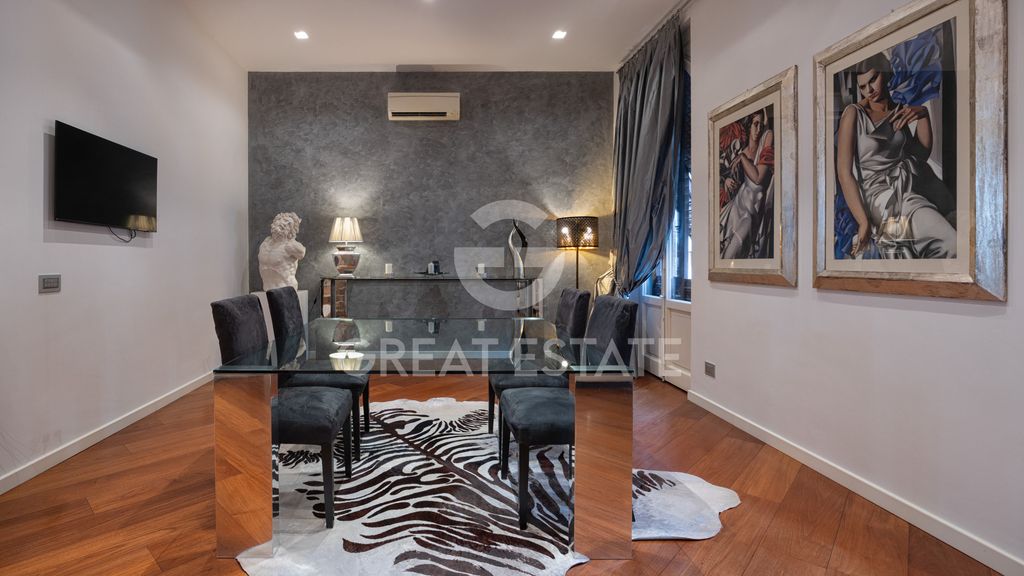 Property photo 3 of 28 Interiors