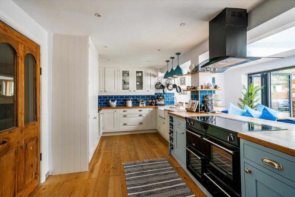 Property photo 3 of 16 Image