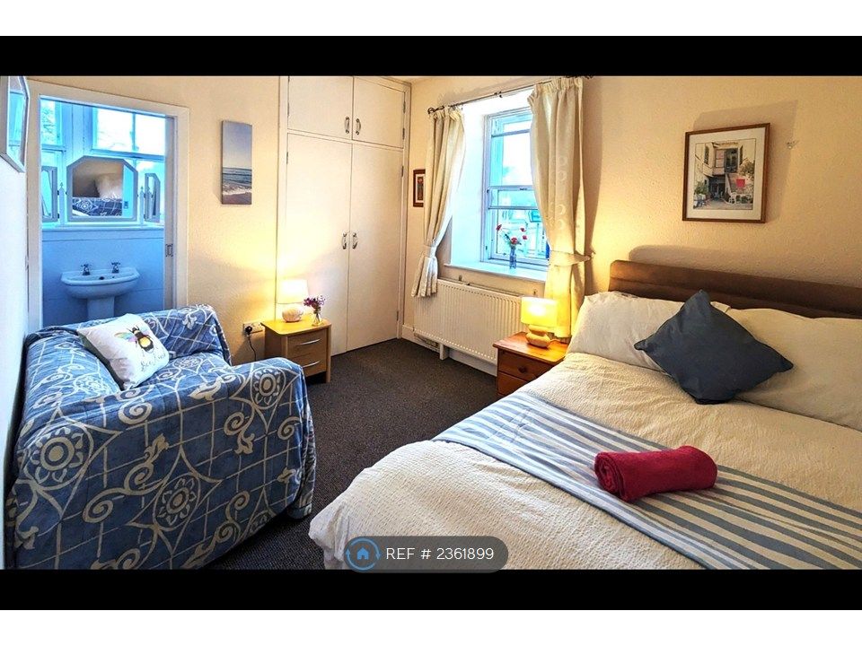 Property photo 2 of 12 Room 2 - £690/Mo