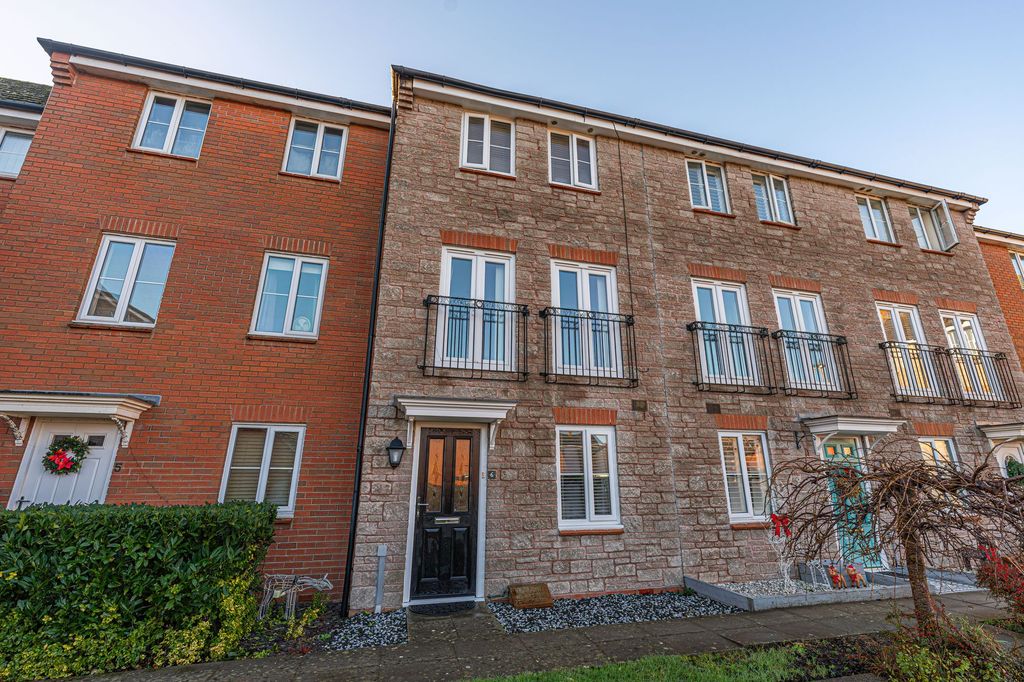 Property photo 1 of 34