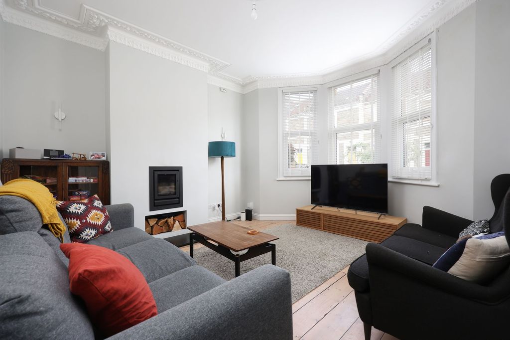 Property photo 2 of 16