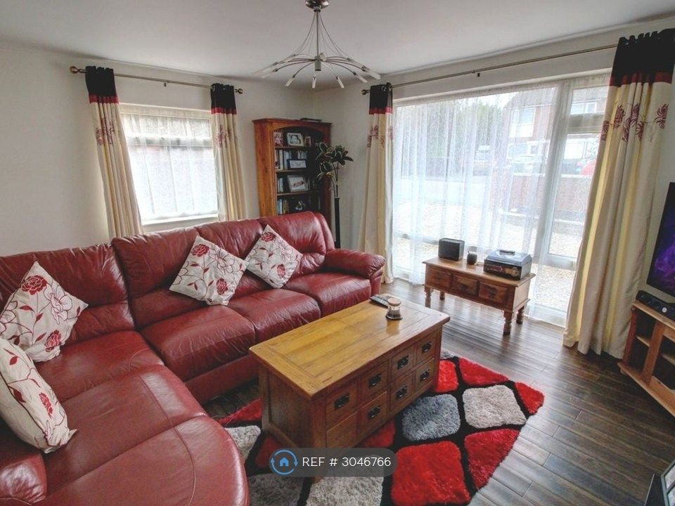 Property photo 3 of 8