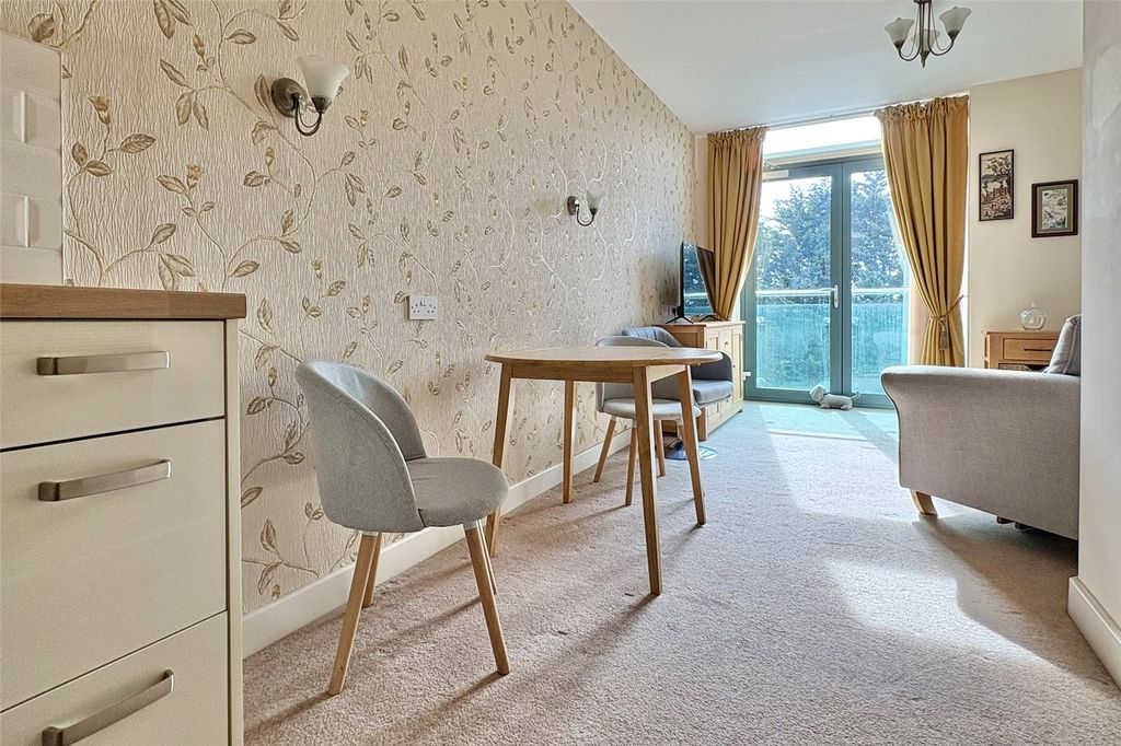 Property photo 2 of 12 Picture No. 16