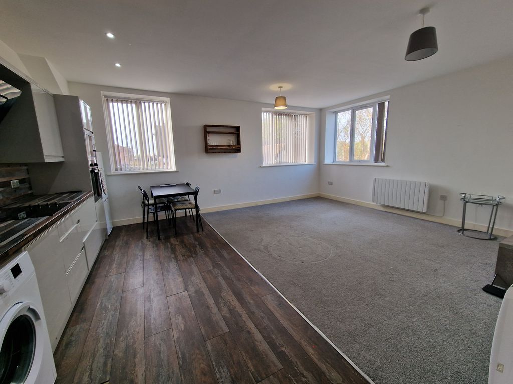 Property photo 3 of 6