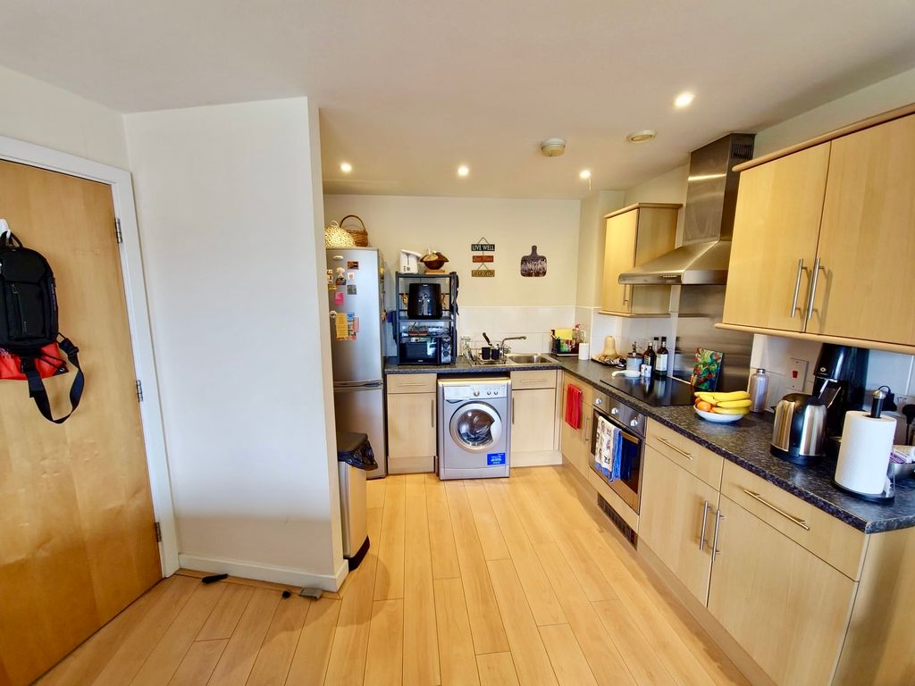 Property photo 2 of 8
