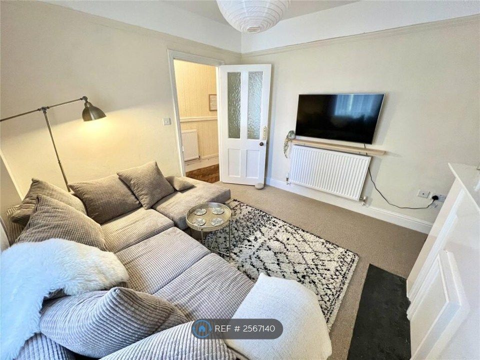 Property photo 2 of 18 Lounge