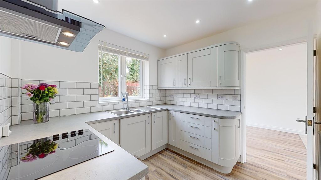 Property photo 2 of 12 Kitchen