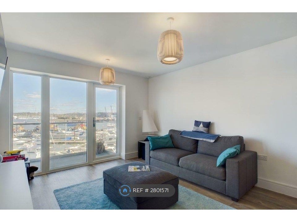 Property photo 2 of 17 Lounge