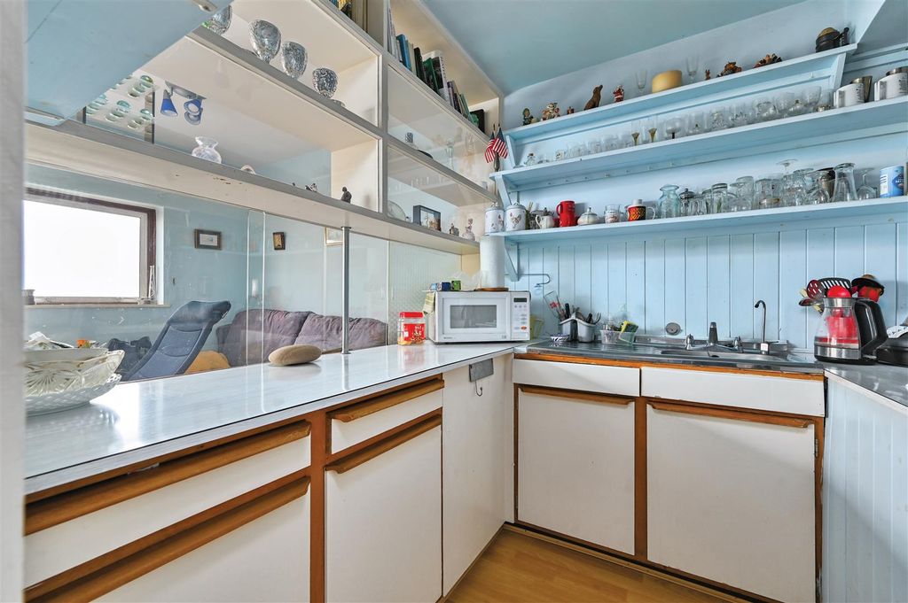 Property photo 2 of 16 17-Belgrave-Court (18).Jpg