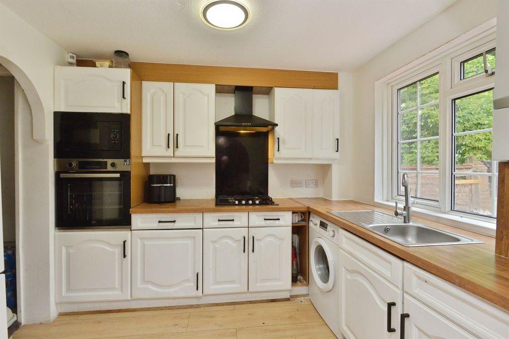 Property photo 2 of 14