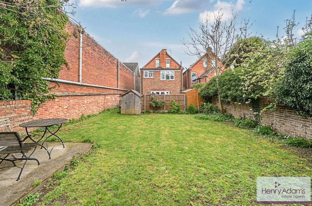 Additional image 12 of 2 bed flat for saleStation Road, Petersfield GU32