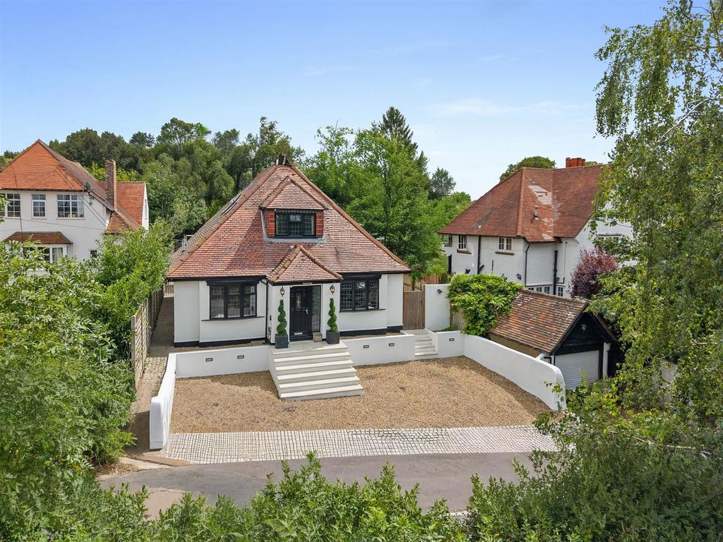 Property photo 1 of 19 External