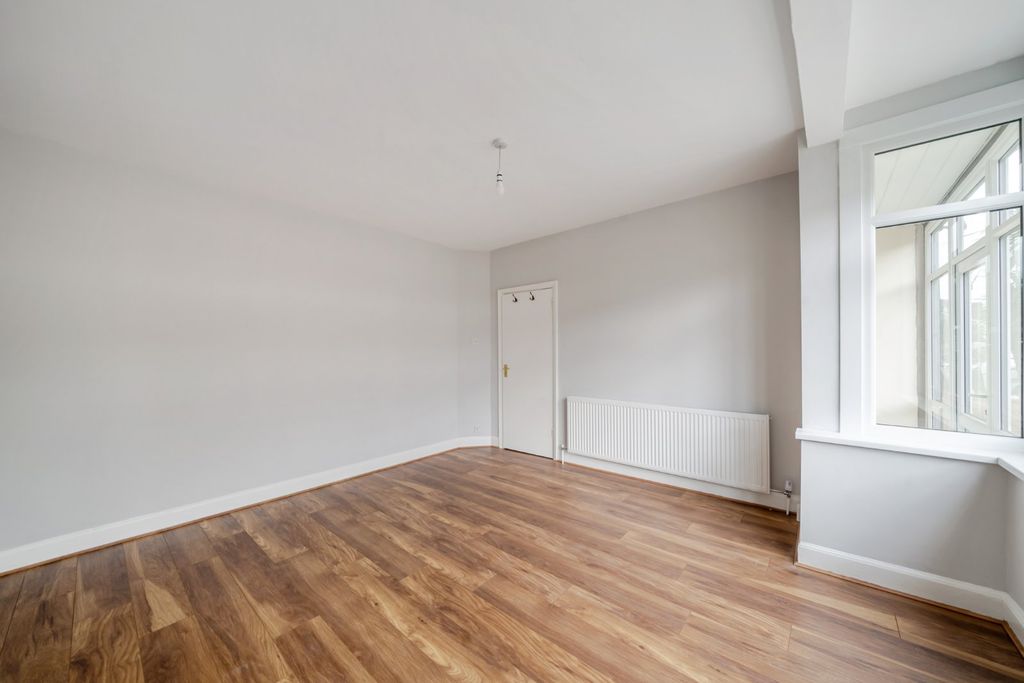 Property photo 3 of 16 Picture No. 33