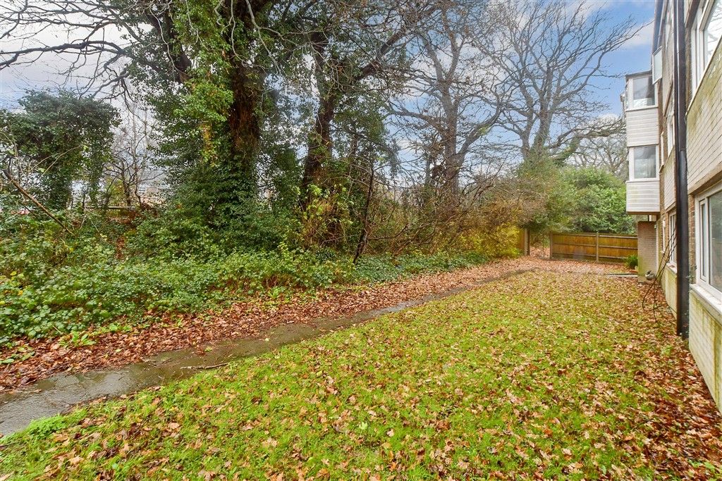 Property photo 1 of 14 Communal Gardens