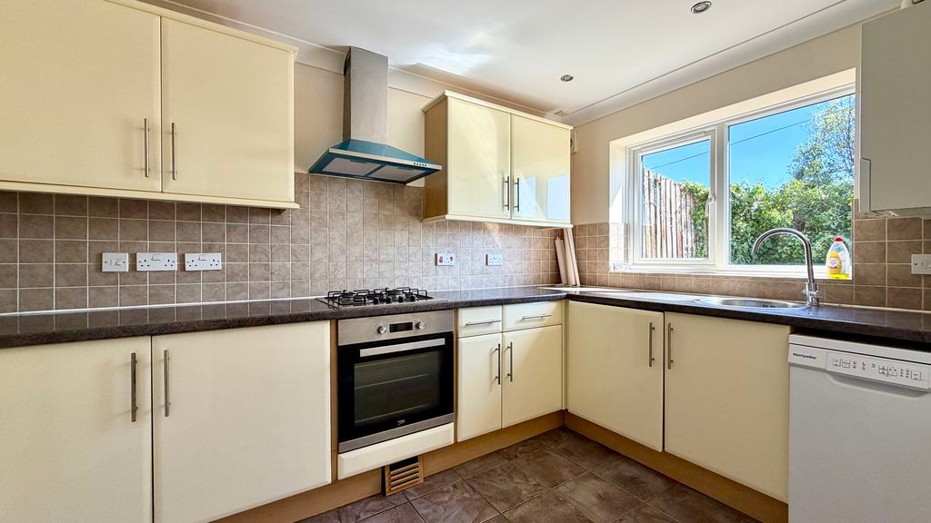 Property photo 2 of 15 Kitchen