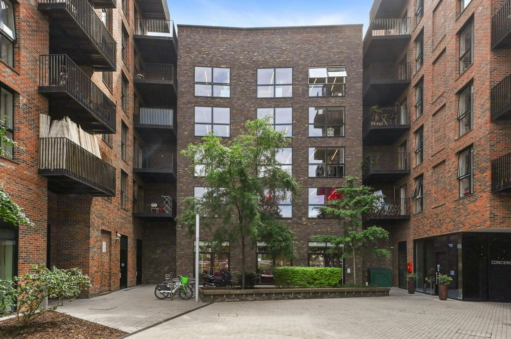 Property photo 2 of 8 Olbcdalstonworks38.Jpg