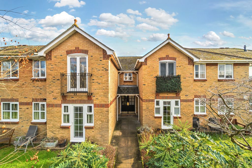 Property photo 1 of 22 1416971-12-699355...