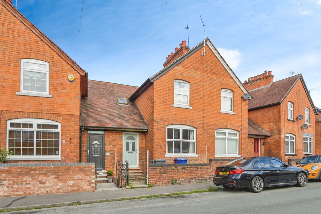 Property photo 1 of 18 Entrance Door: