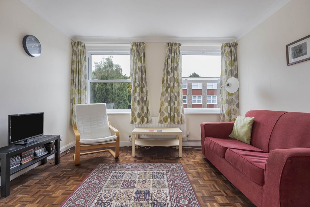 Property photo 2 of 11