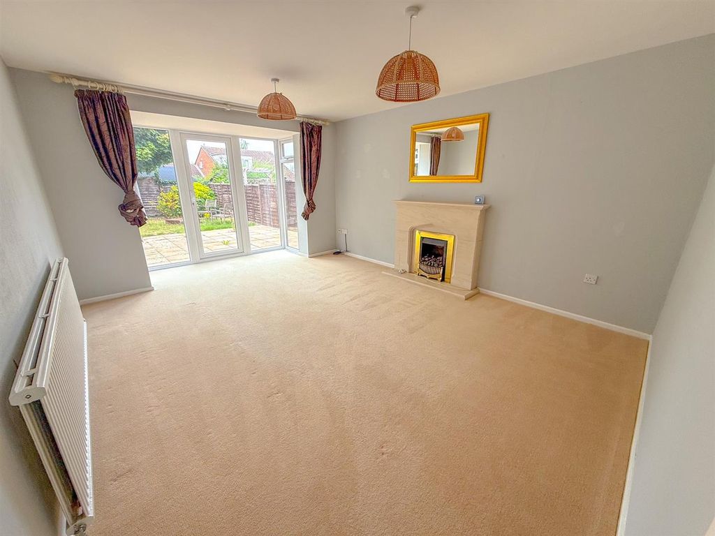 Property photo 2 of 13 Living Room