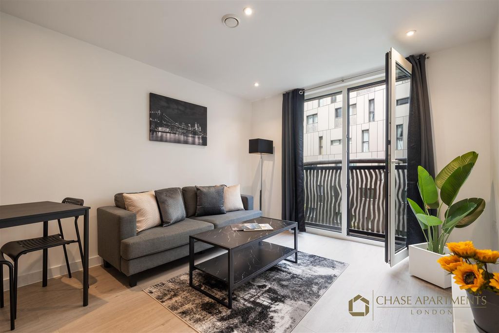Property photo 1 of 12 Woods House Sw1W 8De-7.Jpg