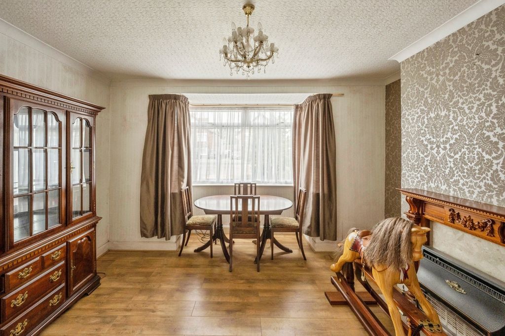 Property photo 2 of 18 Dining Room