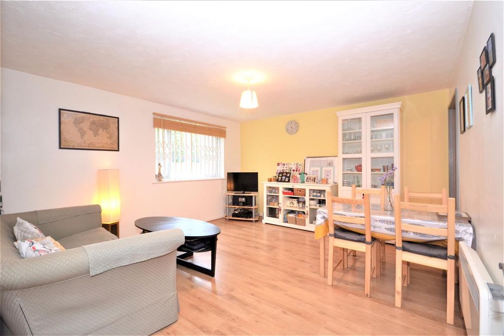 Property photo 3 of 14