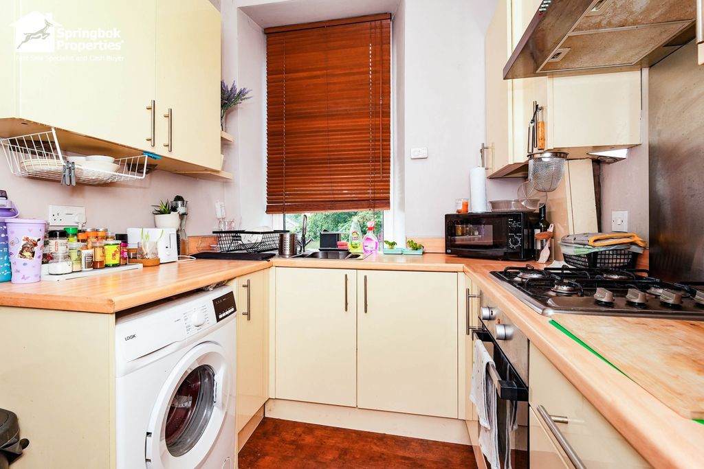Property photo 2 of 11 1
