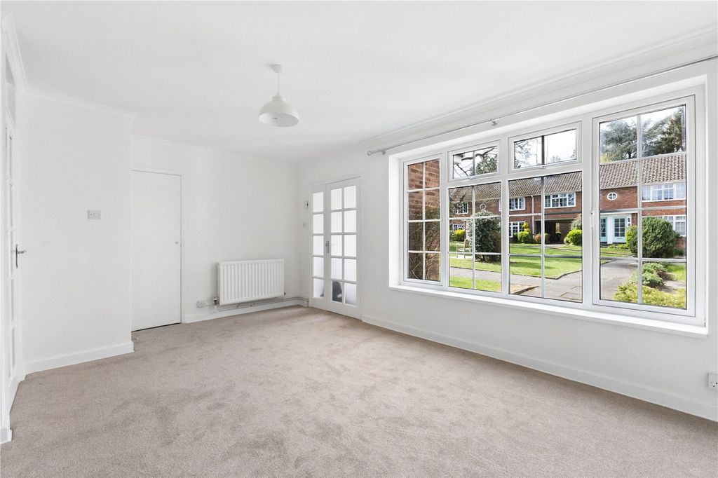 Property photo 2 of 8 Picture No. 16