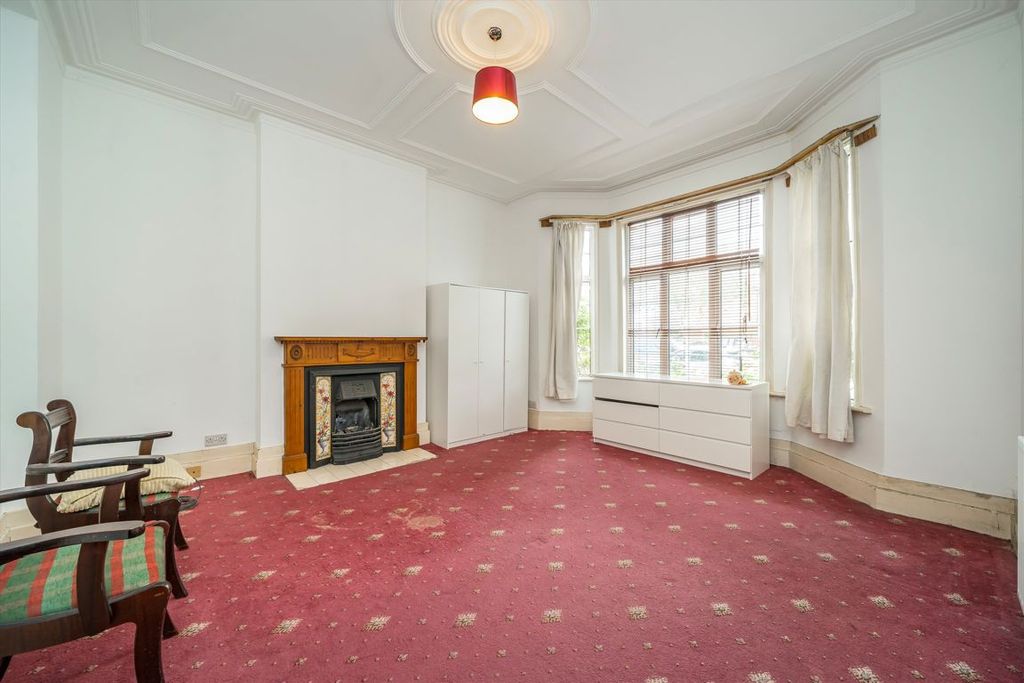Property photo 3 of 9