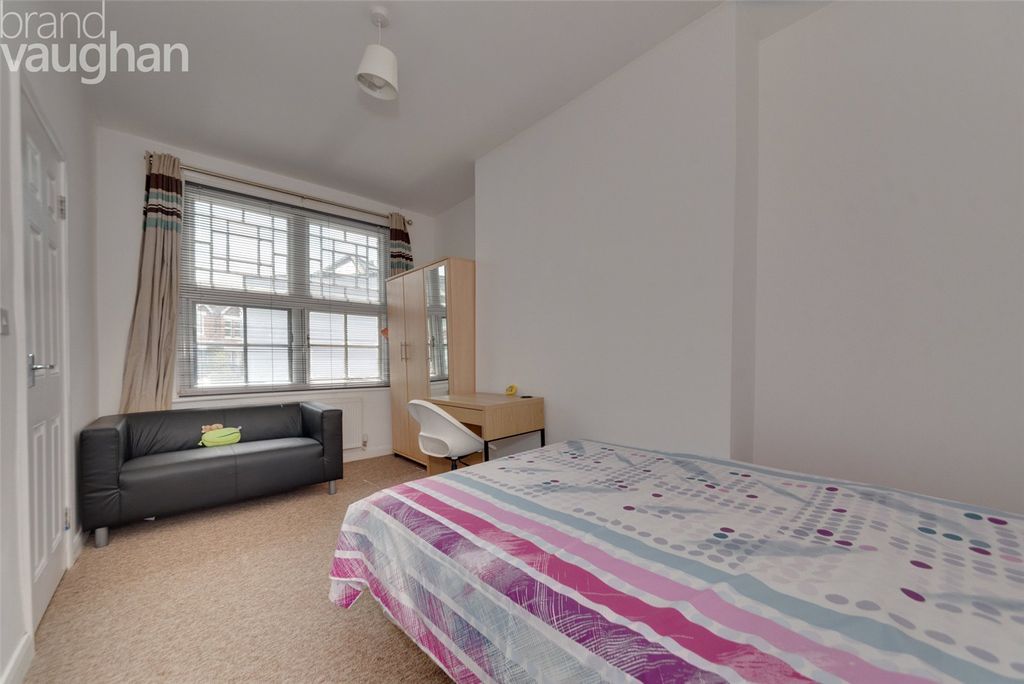 Property photo 2 of 15 Picture No. 19