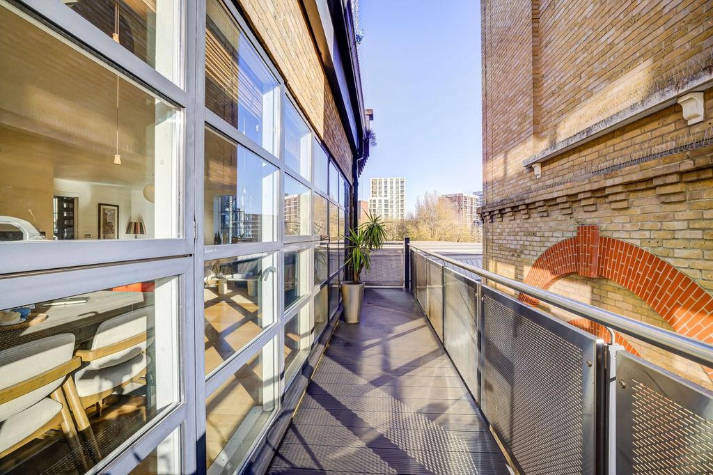 Property photo 3 of 16 Picture No. 20