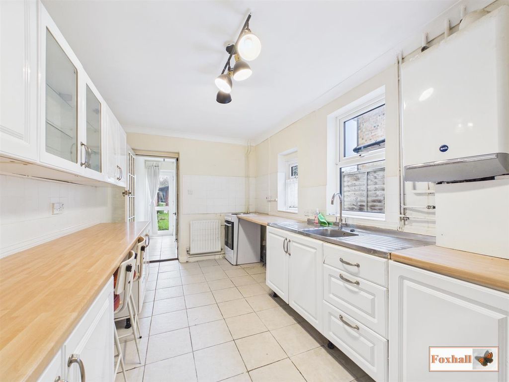 Property photo 2 of 18 Kitchen