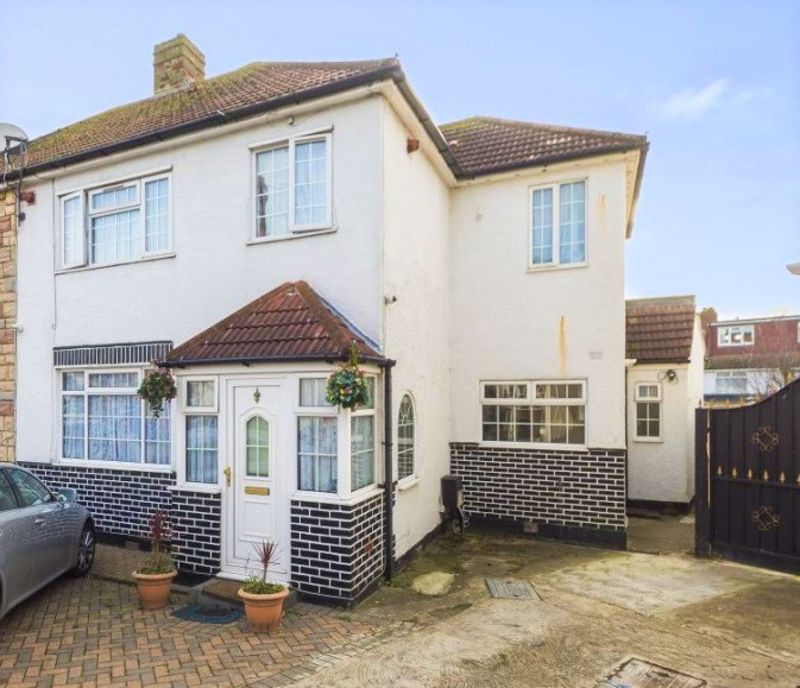 Property photo 1 of 8 Photo 7