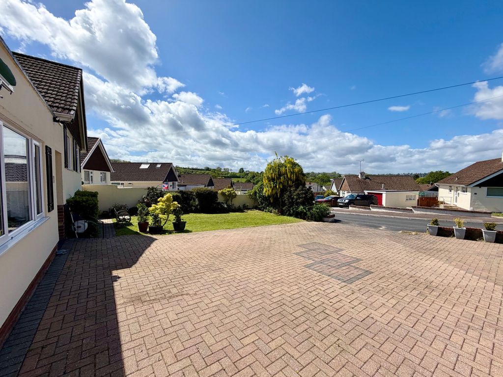 Property photo 2 of 22
