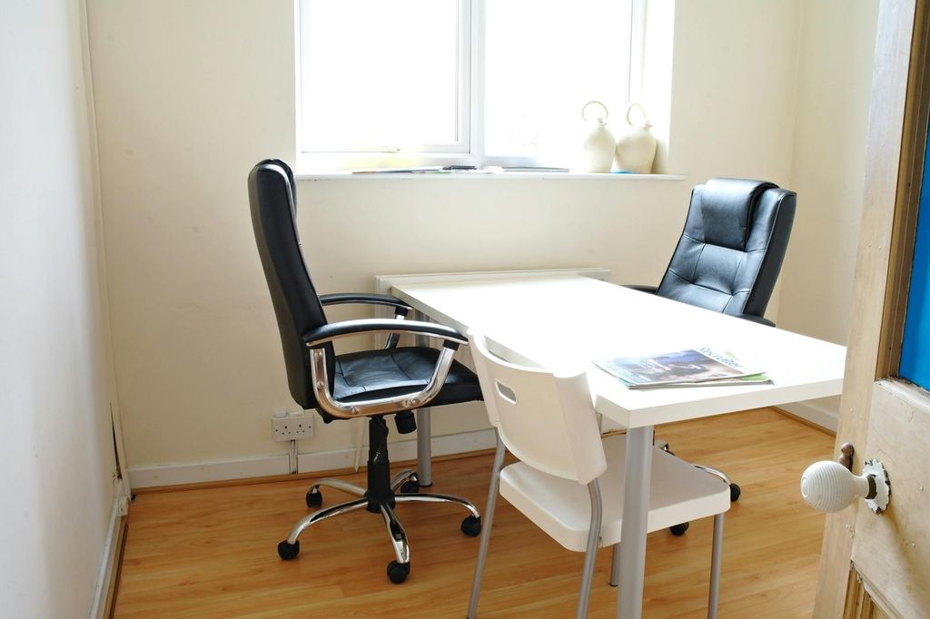 Property photo 2 of 2 2329336E19dab614400Affa97Bffd5F7-Letting23365
