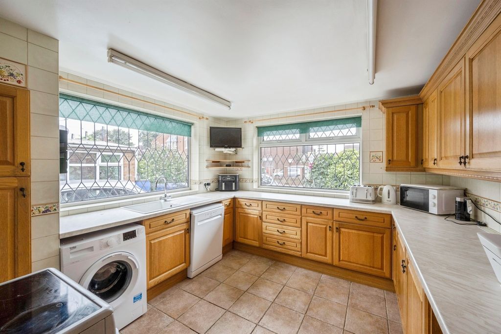 Property photo 2 of 18