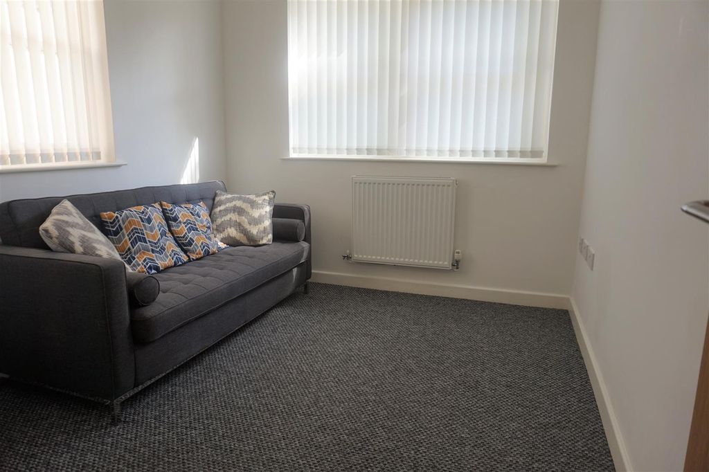 Property photo 2 of 5 Lounge