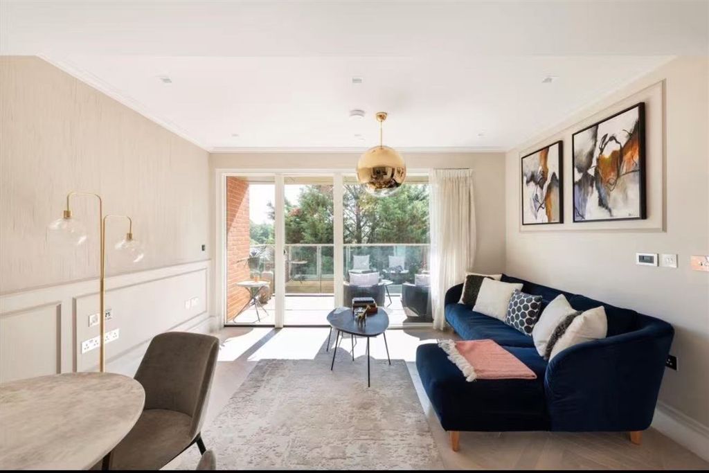 Property photo 1 of 2 (Main)