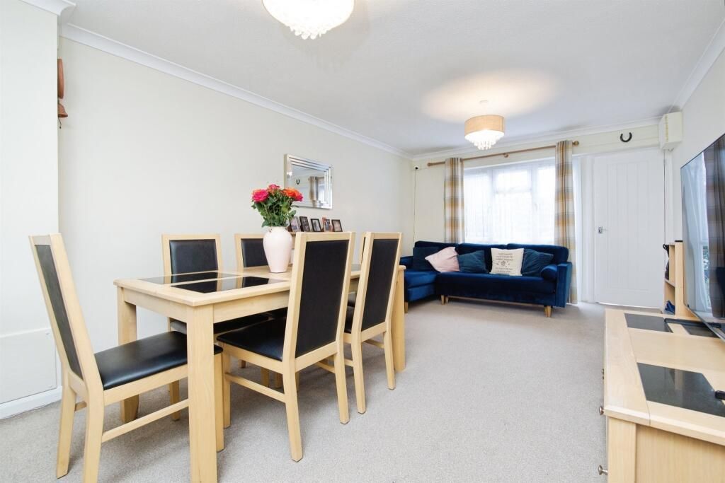 Property photo 3 of 8 Dining Room