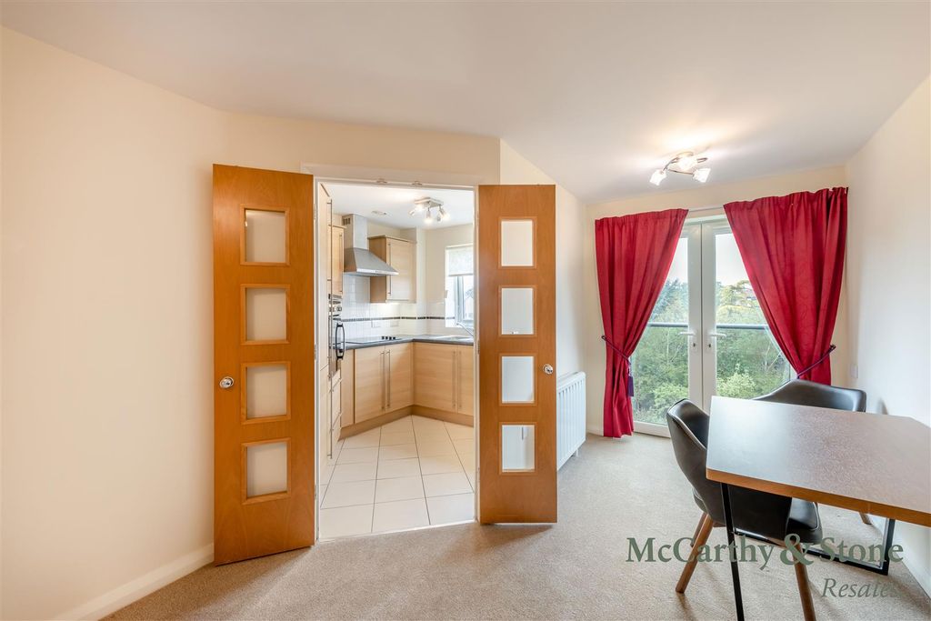 Property photo 3 of 21 8702571-Interior05.Jpg