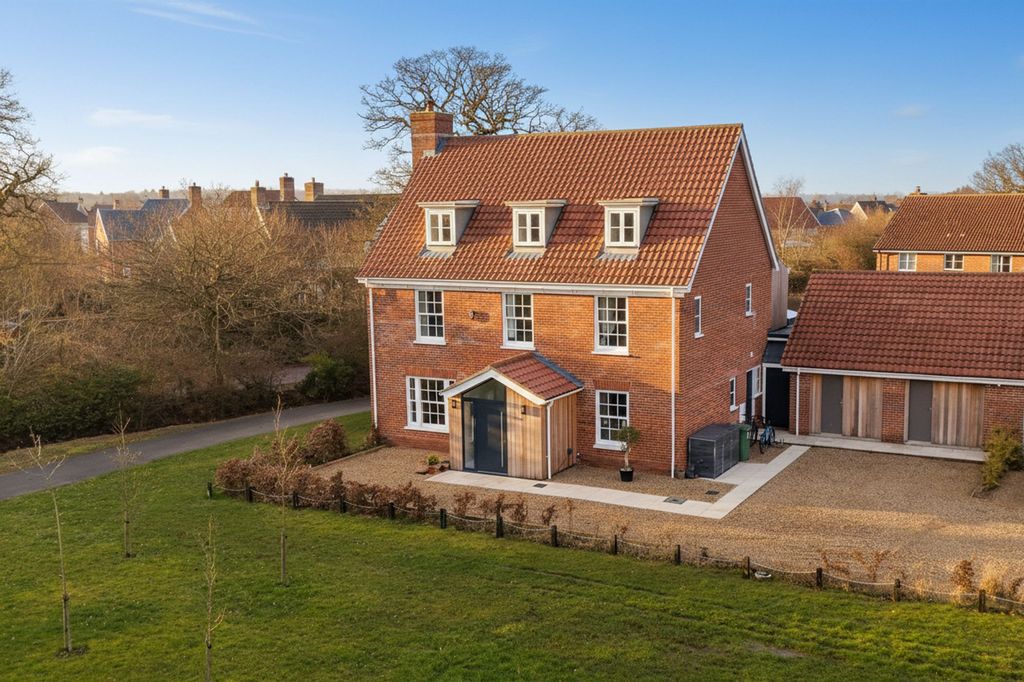 Property photo 1 of 48