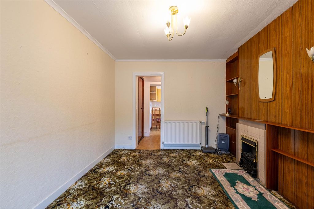 Property photo 3 of 14 S003.Jpg